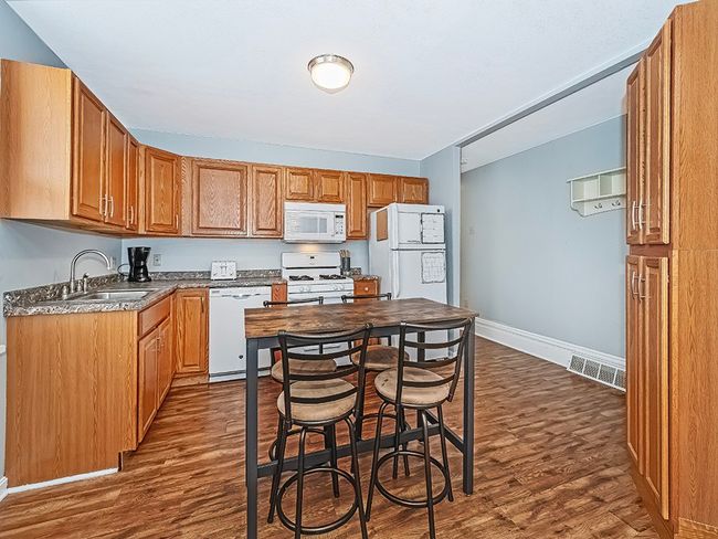 298 Kitchen | Image 8