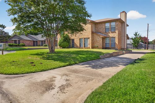 5719 Red Cactus Ct, Arlington, TX, 76017-2045 | Card Image