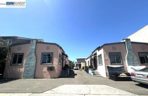 357 Lester Ave, Oakland, CA, 94606-1316 | Card Image