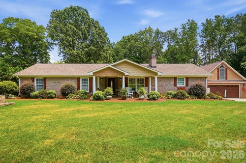 107 Mistywood Dr, Mount Holly, NC, 28120-9267 | Card Image