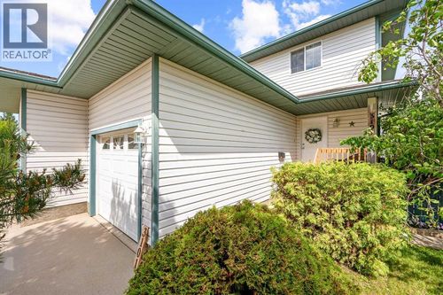 3101 51 Ave, Lloydminster, AB, T9V1H9 | Card Image