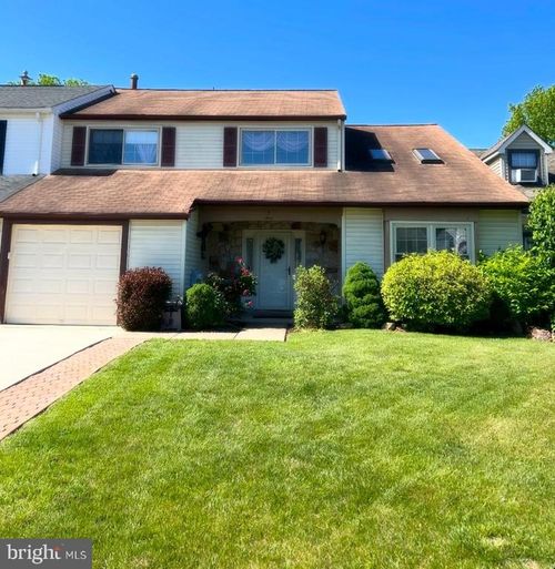 4 Irongate Dr, VOORHEES, NJ, 08043-1607 | Card Image
