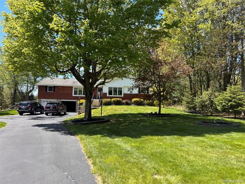 58 Wheaton Ave, Fishkill, NY, 12524-1109 | Card Image