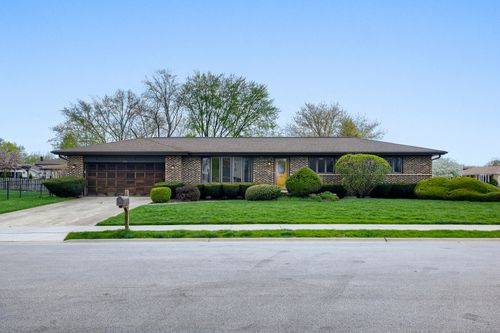 496 Sheridan Ln, Schaumburg, IL, 60193-2928 | Card Image