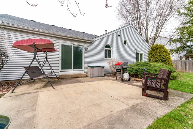 2021 Liberty Ln, House other with 3 bedrooms, 2 bathrooms and 2 parking in Gurnee IL | Image 21