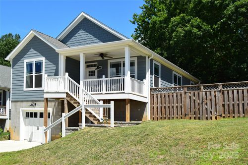 1102 Blueview Dr, Black Mountain, NC, 28711-0646 | Card Image