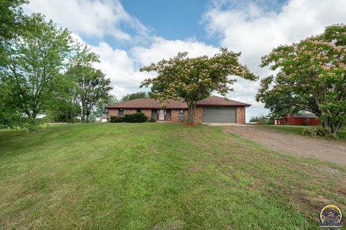 6935 Nw Rochester Rd, Topeka, KS, 66617-1836 | Card Image
