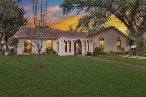 807 Middle Run, Duncanville, TX, 75137-2027 | Card Image