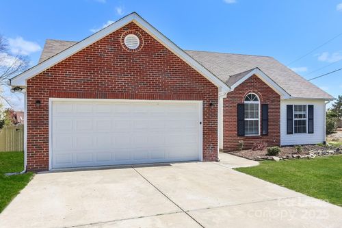 102 Silver Glen Ln, Indian Trail, NC, 28079-9572 | Card Image
