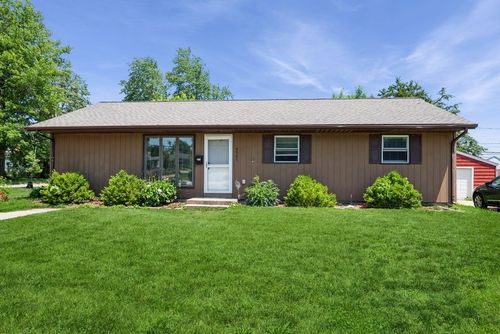4524 Benton St Ne, Cedar Rapids, IA, 52402-3025 | Card Image