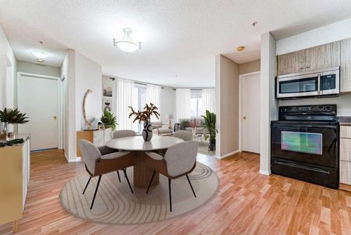 102-1717 60 St Se, Calgary, AB, T2A7Y7 | Card Image