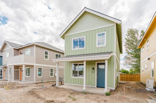 3-317 Nw 17th St, Redmond, OR, 97756-2436 | Card Image