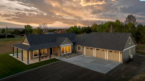 113723 N 302 Pr Ne, West Richland, WA, 99353-6228 | Card Image