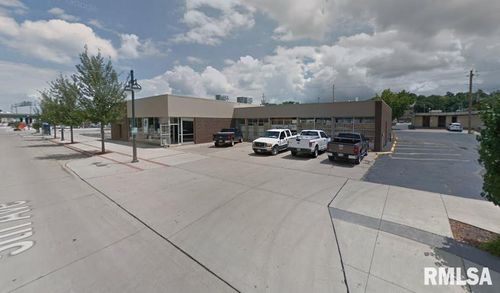 b-1810 5th Ave, Moline, IL, 61265-7924 | Card Image