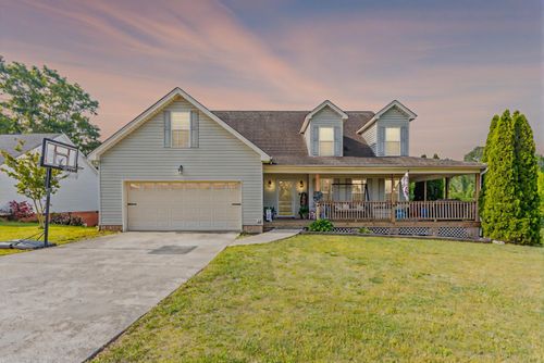 1052 Trojan Run Dr, Soddy Daisy, TN, 37379-5370 | Card Image