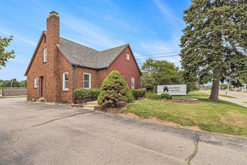 570 S Maple Rd, Ann Arbor, MI, 48103-3837 | Card Image