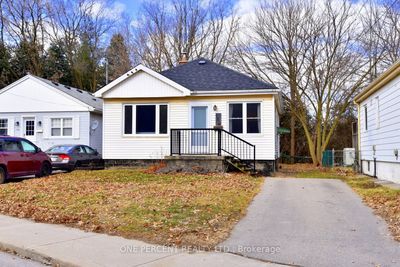 164 Whitney Ave, House other with 2 bedrooms, 2 bathrooms and 2 parking in Hamilton ON | Image 2