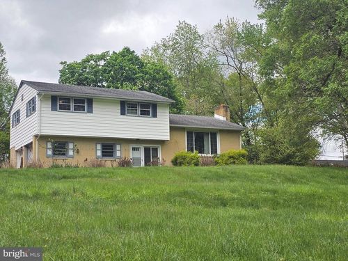 1256 Surrey Rd, West Chester, PA, 19382-8436 | Card Image