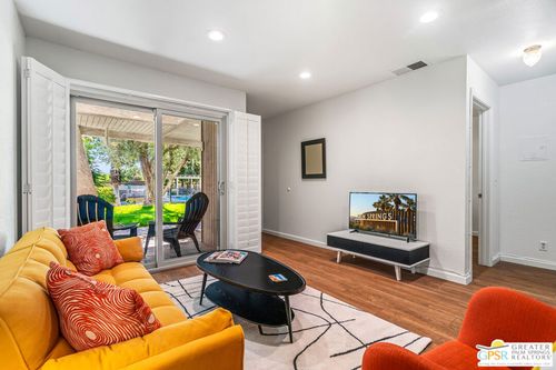 unit-116-550 N Villa Ct, Palm Springs, CA, 92262-0681 | Card Image