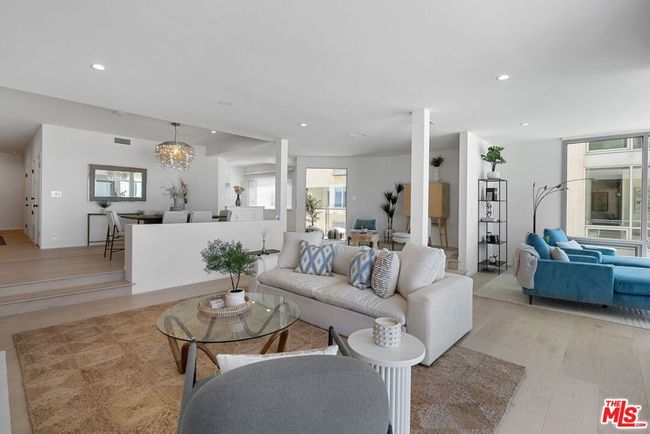 APT-201 - 5205 Ocean Front Walk, Condo with 2 bedrooms, 3 bathrooms and 2 parking in Marina del Rey CA | Image 19