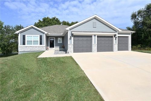 106 Troutman Circle, Dearborn, MO, 64439 | Card Image