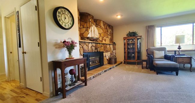 Living Room | Image 12