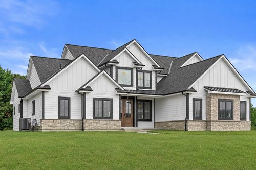 W257N5916 Autumn Way, Lisbon, WI, 53089-5417 | Card Image