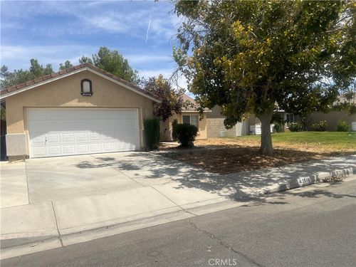 43516 32nd St E, Lancaster, CA, 93535-4952 | Card Image