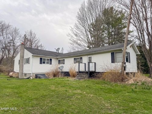 636 Cedar Ln, Tyrone, PA, 16686-6911 | Card Image