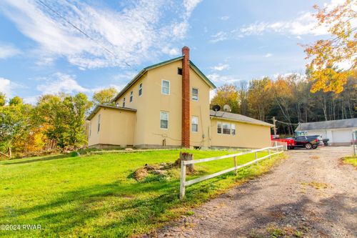 69 E Sterling Rd, Newfoundland, PA, 18445-5266 | Card Image