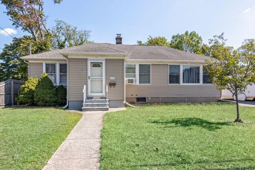 1333 Richland Blvd, Bay Shore, NY, 11706-5415 | Card Image