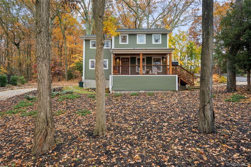 7 School St, Bayville, NY, 11709-1930 | Card Image