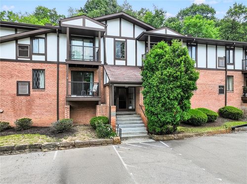 2011 Thornberry Dr, Pittsburgh, PA, 15237-3375 | Card Image