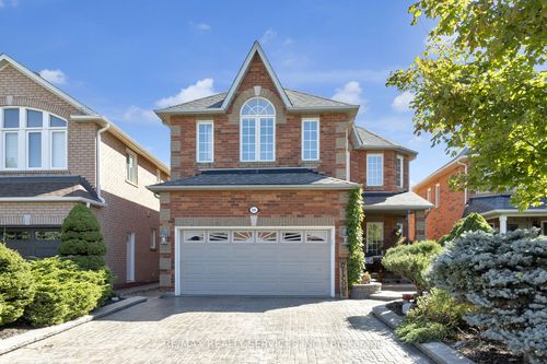 10 Barnes Crt, Brampton, ON, L7A1J1 | Card Image