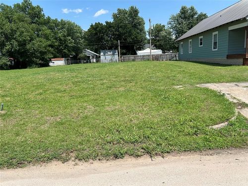 208 N 4th St, Tonkawa, OK, 74653-3528 | Card Image