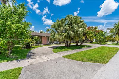 1100 Sw 100th Ct, House other with 3 bedrooms, 2 bathrooms and null parking in Miami FL | Image 2