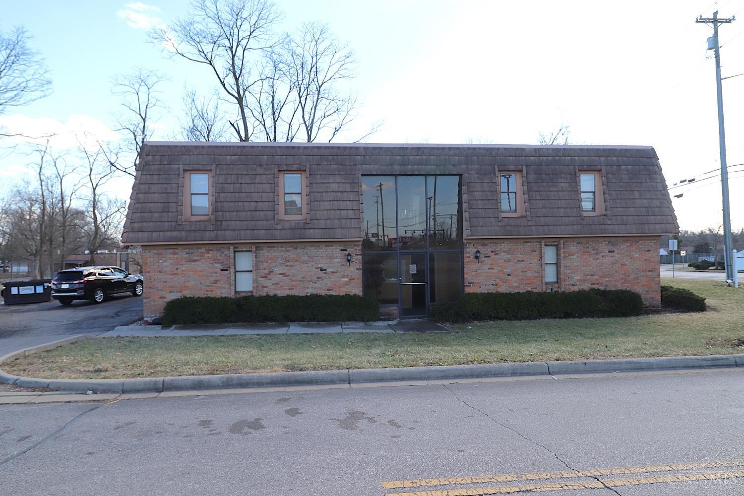 9050 Plainfield Rd, Blue Ash, OH 45236
