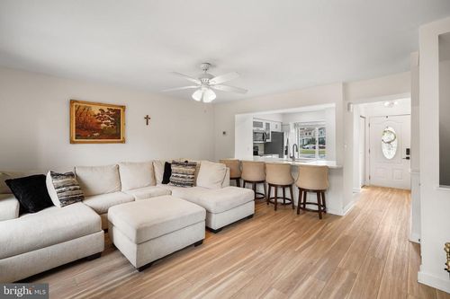 6 Sugarland Square Ct, STERLING, VA, 20164-1638 | Card Image