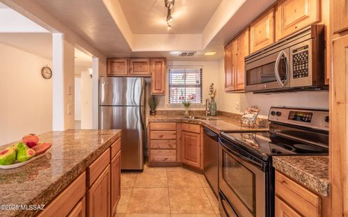 apt-133-6651 N Campbell Building 2920 Avenue, Tucson, AZ, 85718 | Card Image