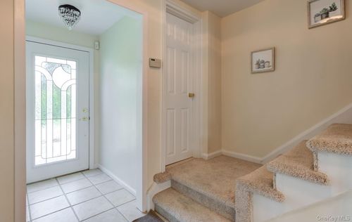 74 Mulberry Ave, Garden City, NY, 11530-1817 | Card Image