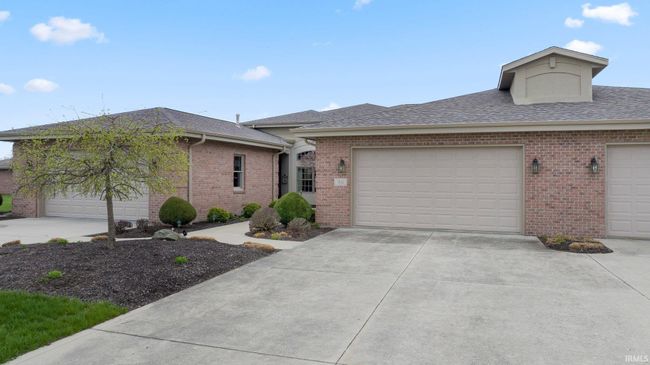 1851 N High Pointe Ct, Condo with 2 bedrooms, 3 bathrooms and null parking in Bluffton IN | Image 4