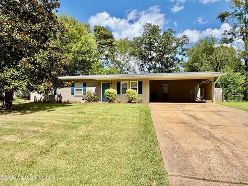 800 Bellevue Street, Clinton, MS, 39056 | Card Image