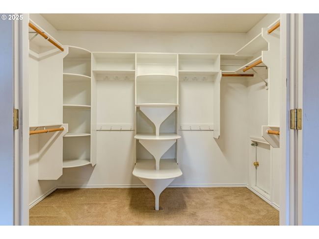 308 Sw 38 Th Loop, House other with 4 bedrooms, 3 bathrooms and 3 parking in Gresham OR | Image 30