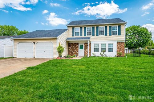 40 Azalea Dr, Edison, NJ, 08820-4104 | Card Image