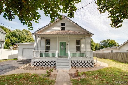 703 Harrison St, Jerseyville, IL, 62052-1446 | Card Image
