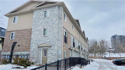 6-122 Courtland Ave E, Kitchener, ON, N2G0B8 | Card Image