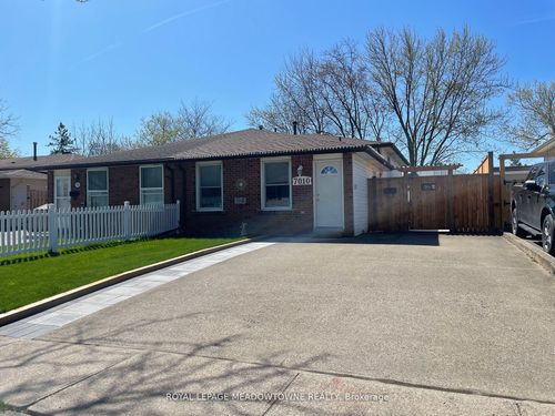 7010 Bonnie St, Niagara Falls, ON, L2G7L1 | Card Image