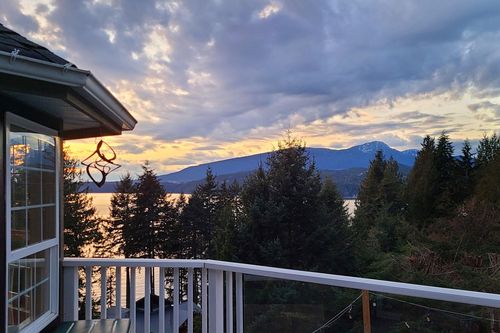 1609 Isleview Lane, Bowen Island, BC, V0N1G2 | Card Image