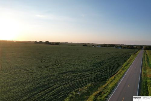 32 N 252 Street, Valley, NE, 68064 | Card Image