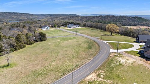 335 Apple Ln, Russellville, AR, 72802 | Card Image